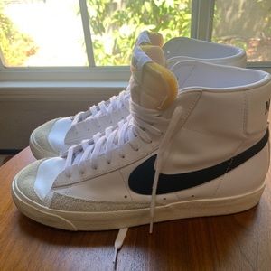 Nike Blazer Mid '77 Vintage Men's Shoe	
Size M 11.5 / W 13